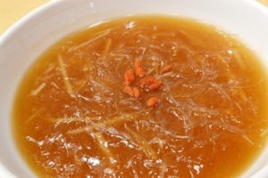 【必見】レトルトふかひれスープの材料は本当にふかひれ? なぜそんなに安い?