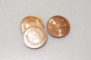 【必見】10円玉貯金でお金を貯めるには!?続けるコツやおススメ容器とは!?