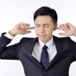 女性の笑い声がうるさい!?イライラする原因は?対策を考えてみた