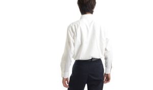 背中の汗の原因は?対策は?背中の汗を抑える方法3選