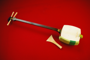 「三味線を弾く」の意味って?ことわざとしてはどんな意味、語源があるの?