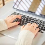 中指が痛い!原因は腱鞘炎?それとも病気?考えられる原因と対処法を紹介!