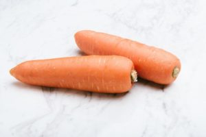 【必見】にんじんの食べすぎで腹痛? 原因と対処法を徹底解説! ジュースもおススメ!