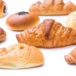 【必見】パンを暑い部屋に一日出しっぱなしなのは食べていい?腐ってる?