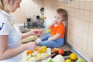 赤ちゃんに生野菜はあげるのはいつから?