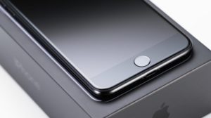 iphoneの箱をリメイク!実用的でおしゃれな小物作りをしよう