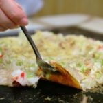 【保存版】もんじゃ焼きで腹痛が起こるのはどうして?考えられる原因と対策