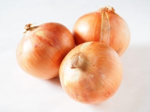 【保存版】玉ねぎの皮の色が変色!これって食べられる?見分け方を検証