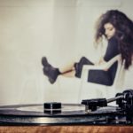 「水のように優しく花のように激しく」って誰の曲？誰が歌ってるの？あのダンスとの関係を徹底解説！