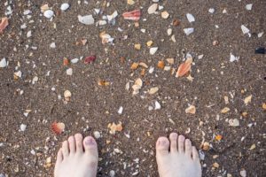 【必読】足の爪の黒いカビ　原因は何？